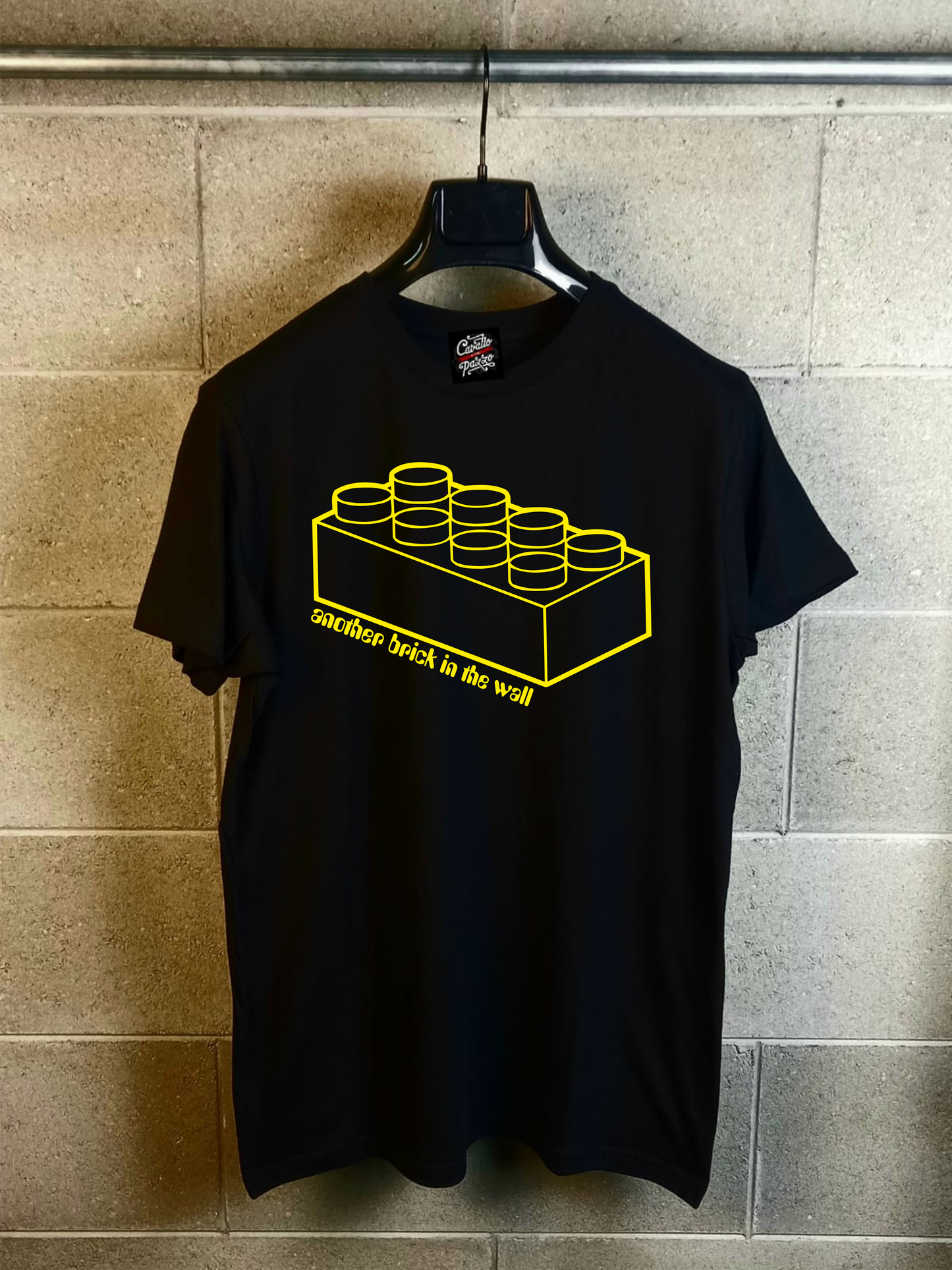T-shirt Black Another Brick