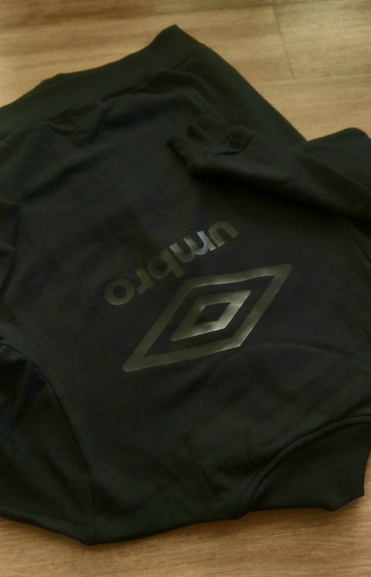 Umbro® Tuta Felpata Black/Grey