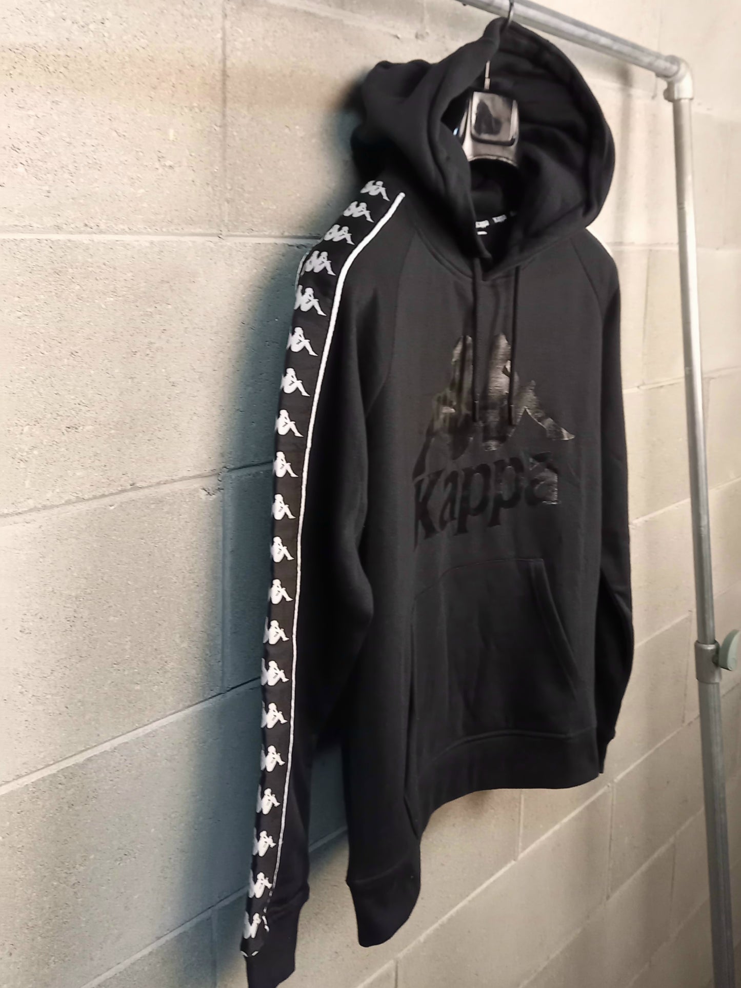 Kappa® Felpa con cappuccio Nera Logo Nero Vestibilità Slim