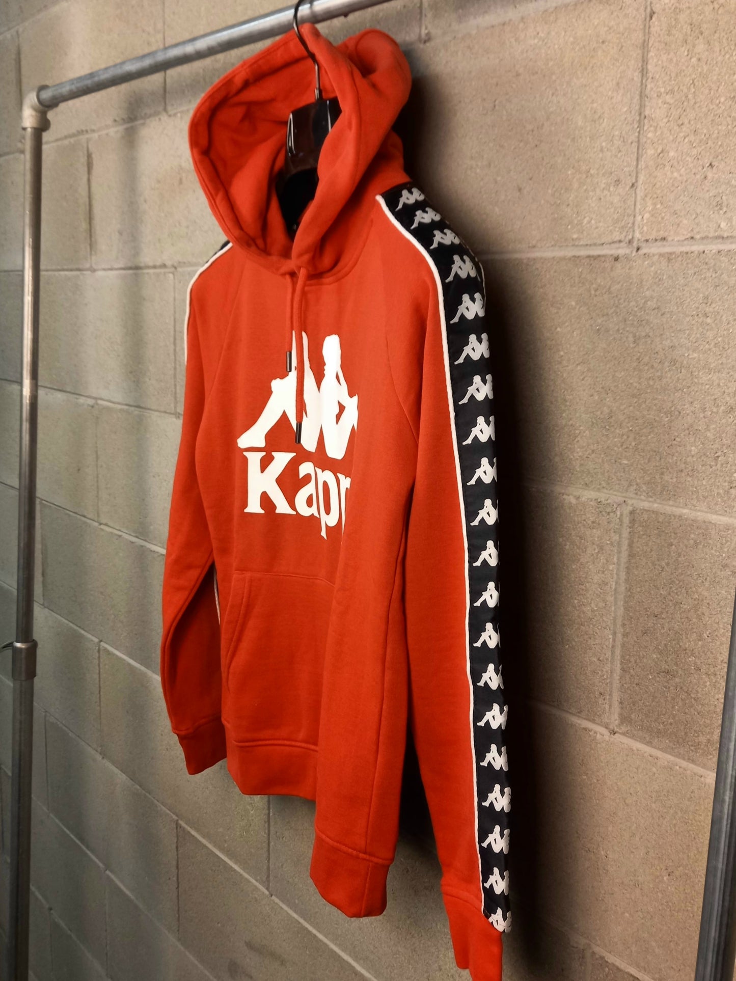 Kappa® Felpa con cappuccio Rossa Vestibilità Slim
