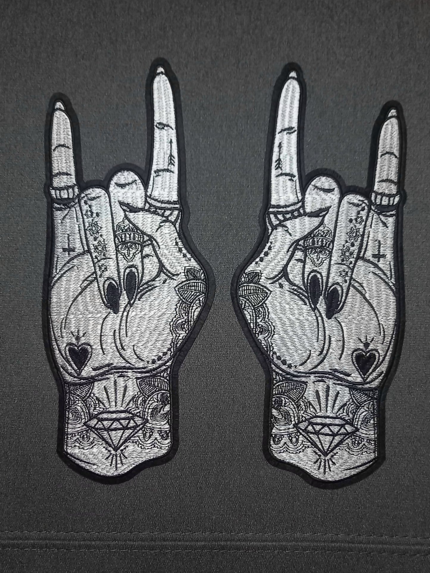 Coppia di Toppe Patches Ricamate Horns