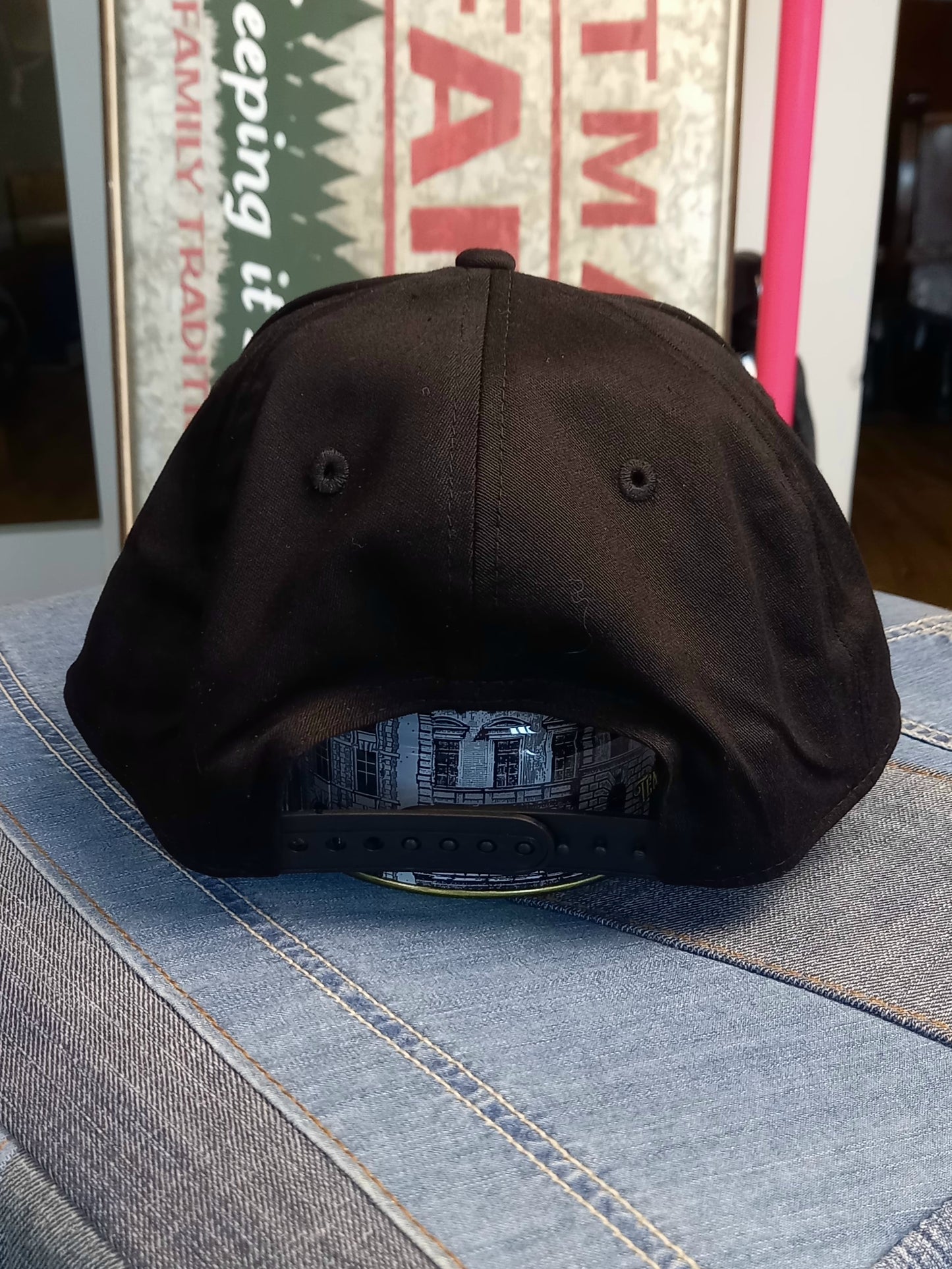 New York Yankees Black Baseball Cap M/L size New Era 9Fifty Stretch Snap